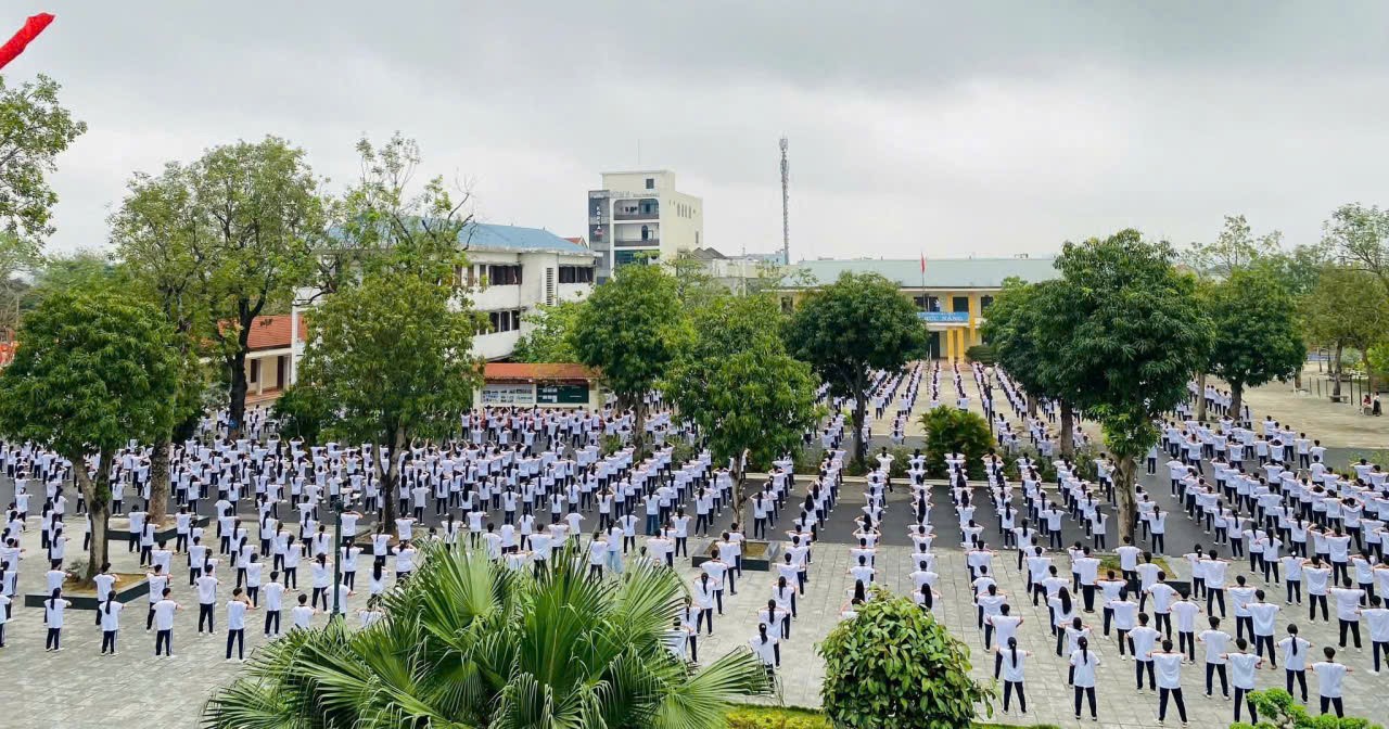 Học sinh THPT Gia Viễn A biểu diễn võ nhạc
