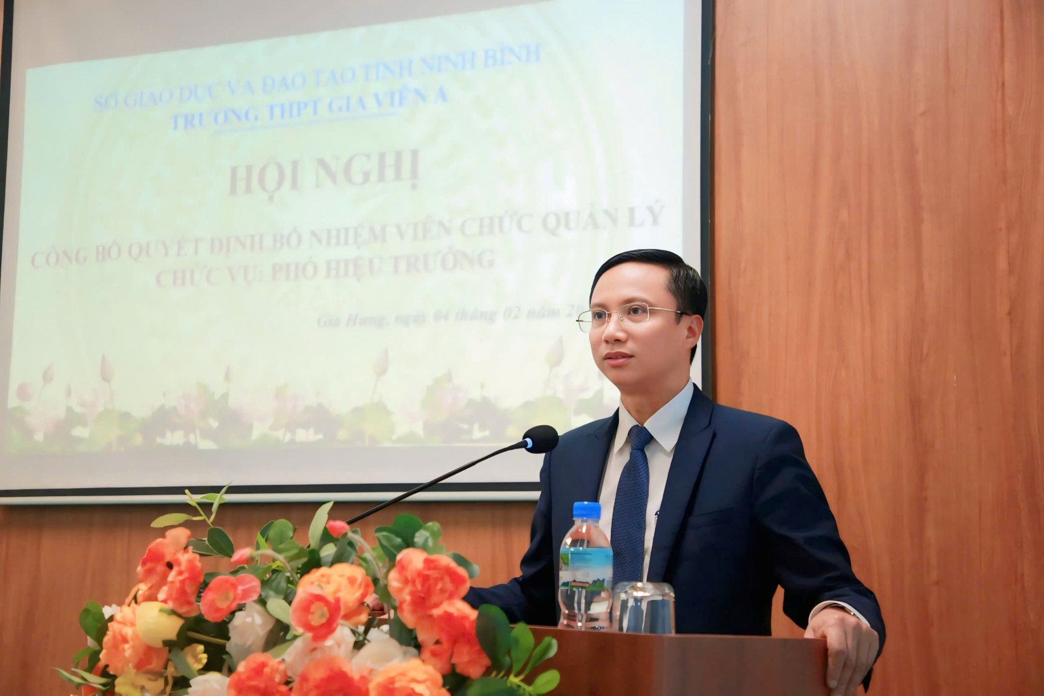 Chúc mừng Phó Hiệu trưởng mới