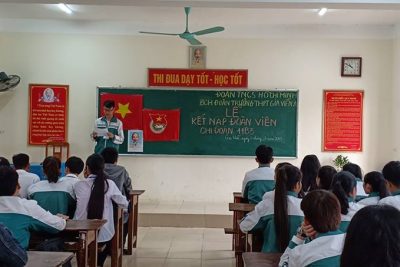 LỄ KẾT NẠP ĐOÀN VIÊN MỚI NĂM HỌC 2018 – 2019