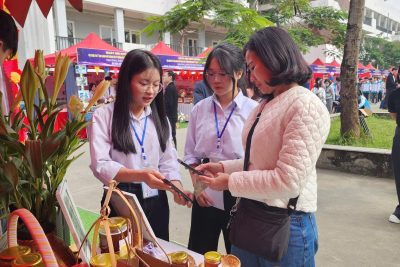 HOẠT ĐỘNG CÂU LẠC BỘ NGHỆ THUẬT